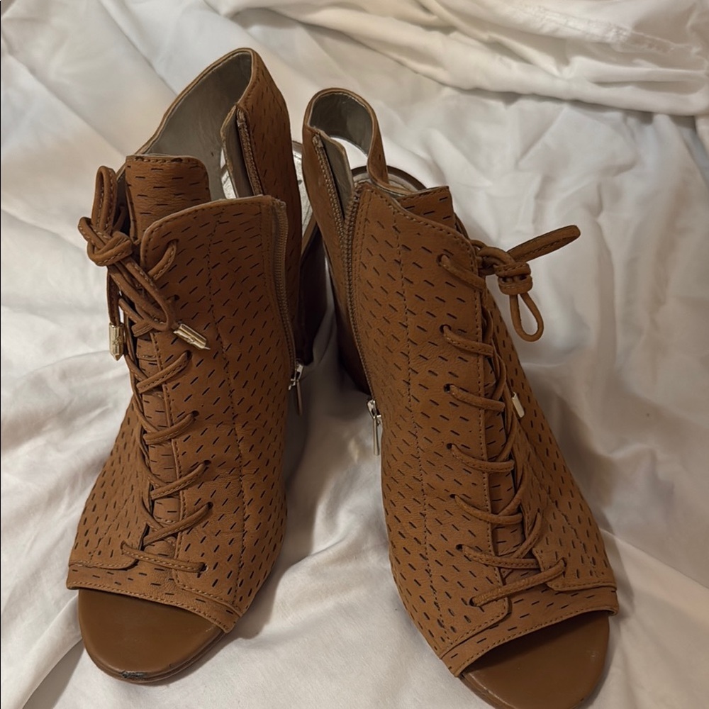 Sam Edelman Brown Heeled Shoes with Elegant Design